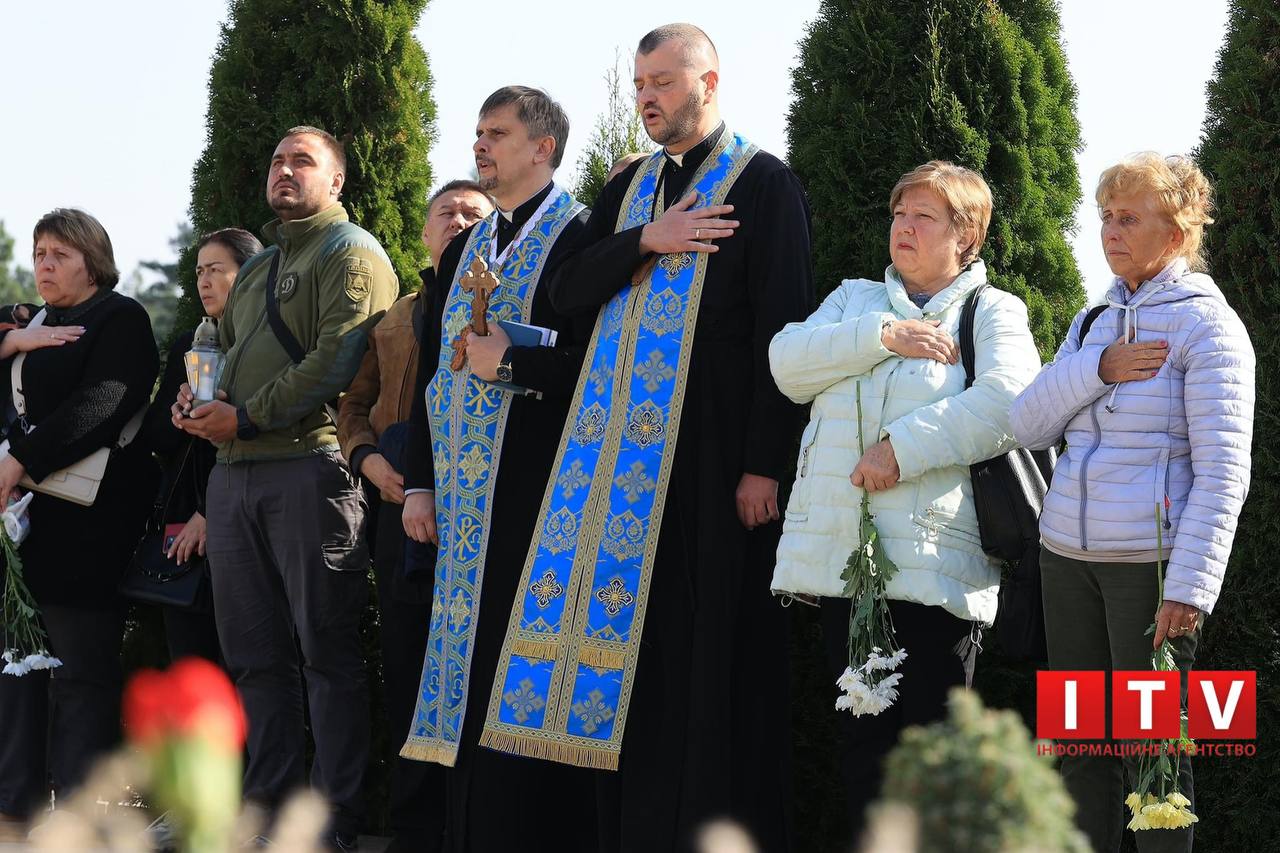 У День захисників і захисниць України в Ірпені провели панахиду за загиблими воїнами (фото)