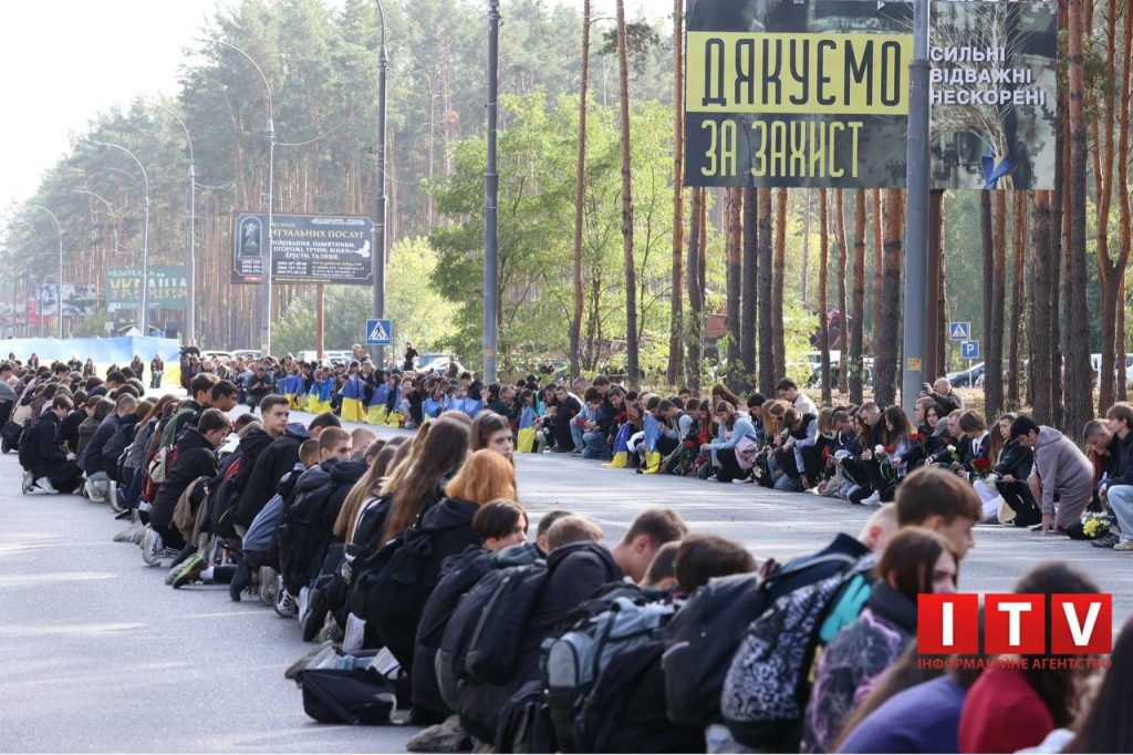 Сьогодні Ірпінська громада попрощалася з двома захисниками – Михайлом Мацеликом та Ігорем Костомахою