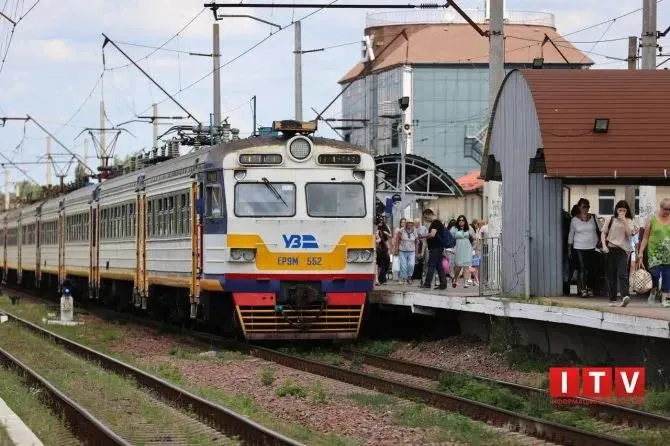 В Ірпені завершили облаштування додаткового спуску біля пішохідного залізничного переходу