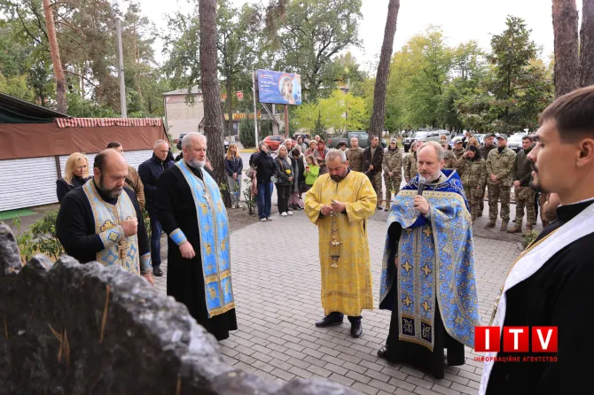 У День територіальної оборони ірпінці зібралися біля пам’ятника ТрО (фото)